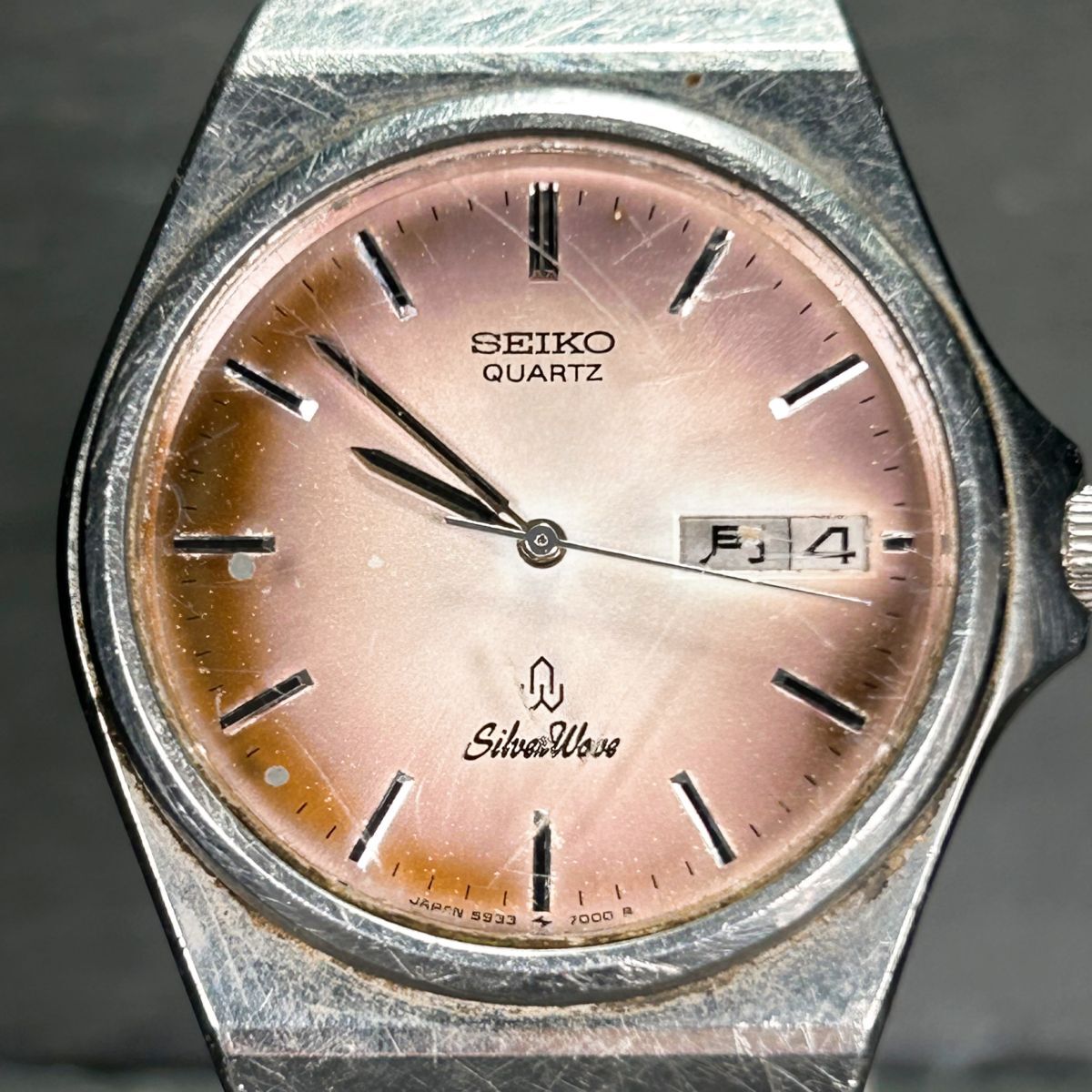 1979年代製 SEIKO セイコー Silver Wave シルバーウェーブ 5933-7000 腕時計 クオーツ アナログ カレンダー 亀戸製 メンズ 新品電池交換済の画像3