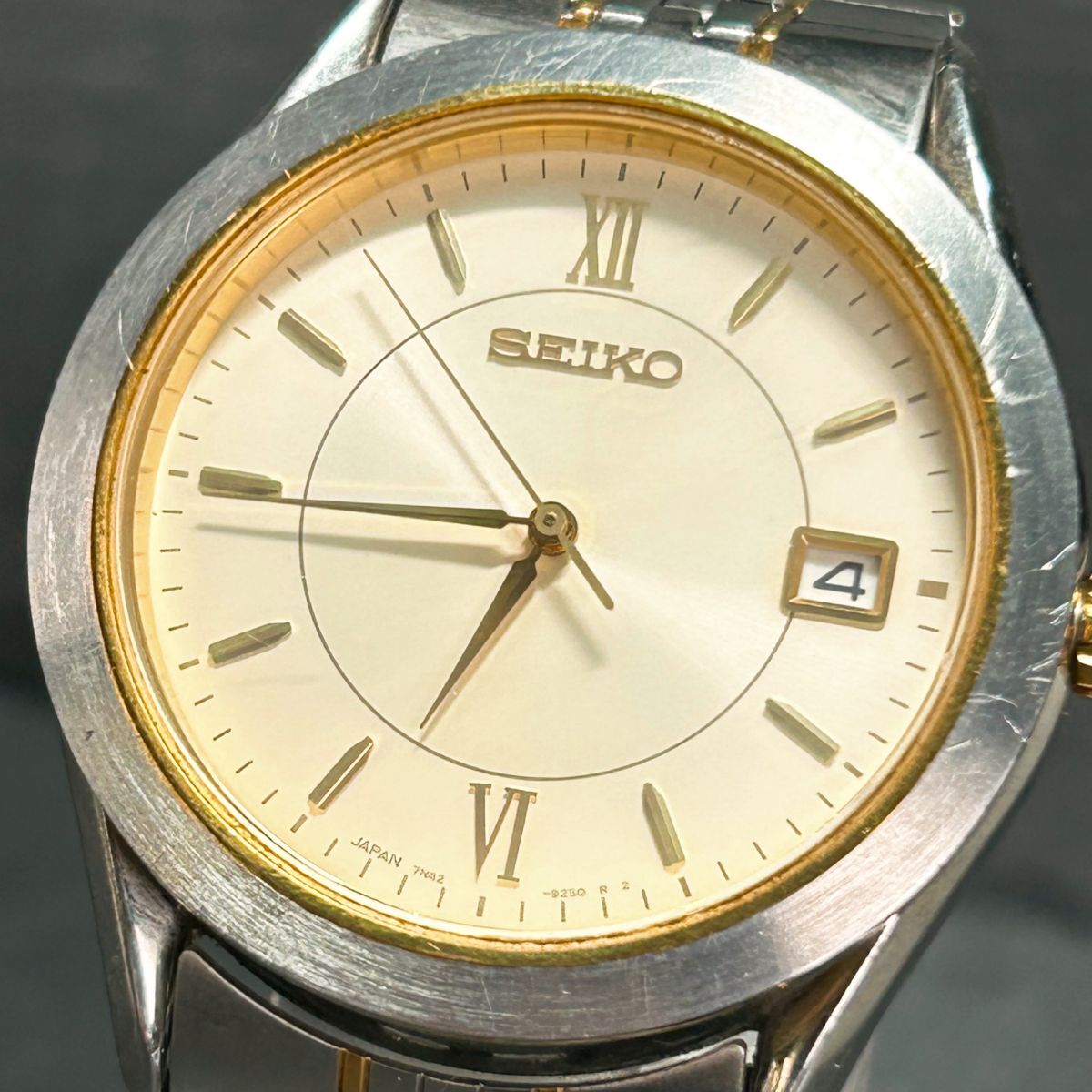 美品 SEIKO セイコー 7N42-9100 腕時計 クオーツ アナログ 3針 ゴールド シルバー コンビカラー ステンレススチール メンズ 新品電池交換済の画像2