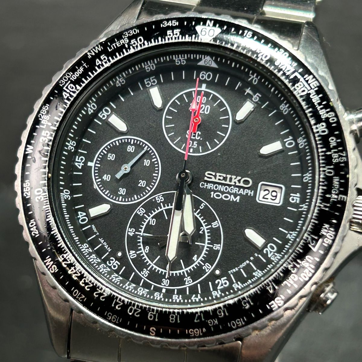 SEIKO セイコー クロノグラフ 7T92-00F0 腕時計 クオーツ アナログ カレンダー ブラック シルバー ステンレススチール 新品電池交換済みの画像2