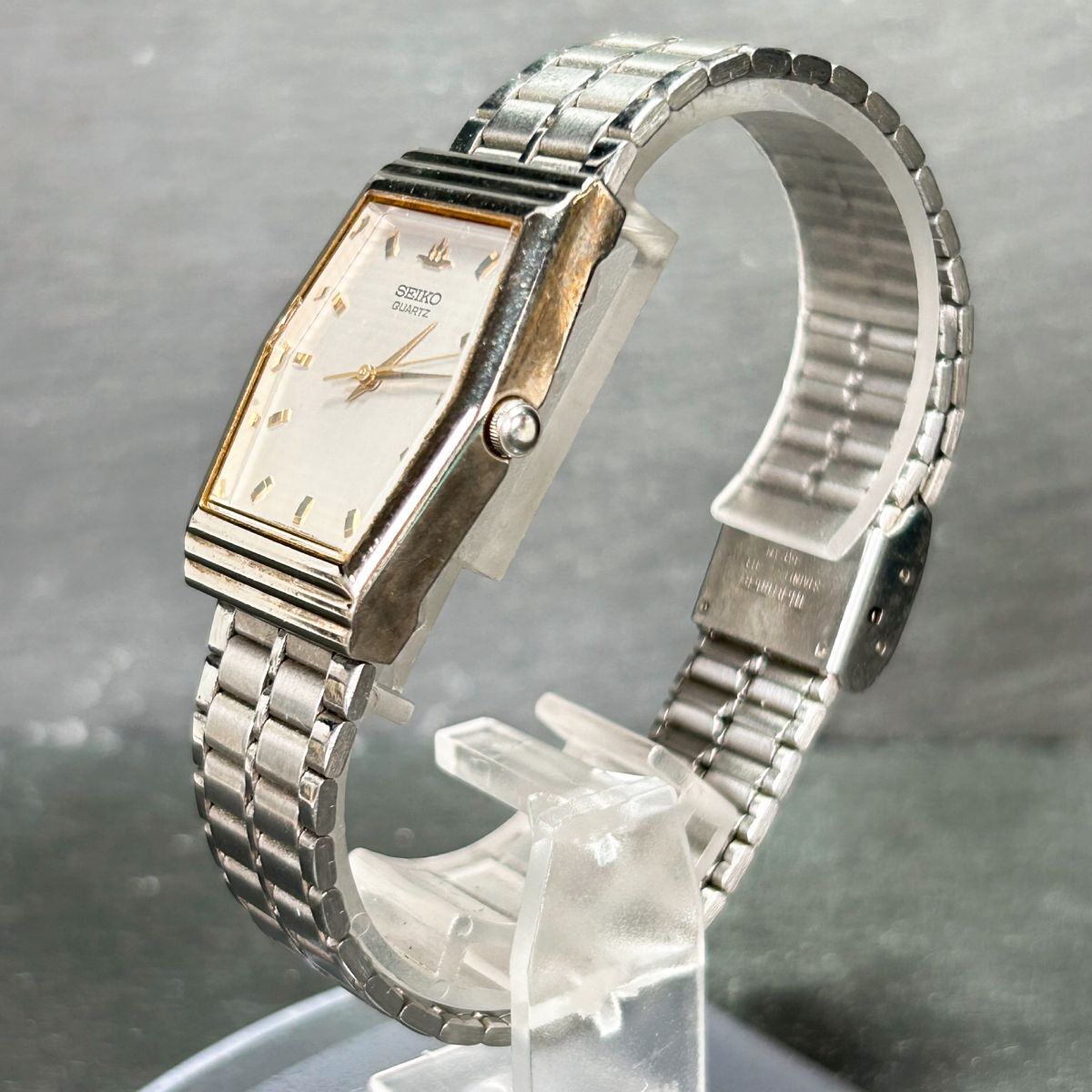 SEIKO セイコー QUARTZ クオーツ V701-5J90 腕時計 アナログ 3針 シルバー×ゴールド コンビカラー ステンレススチール 新品電池交換済みの画像6