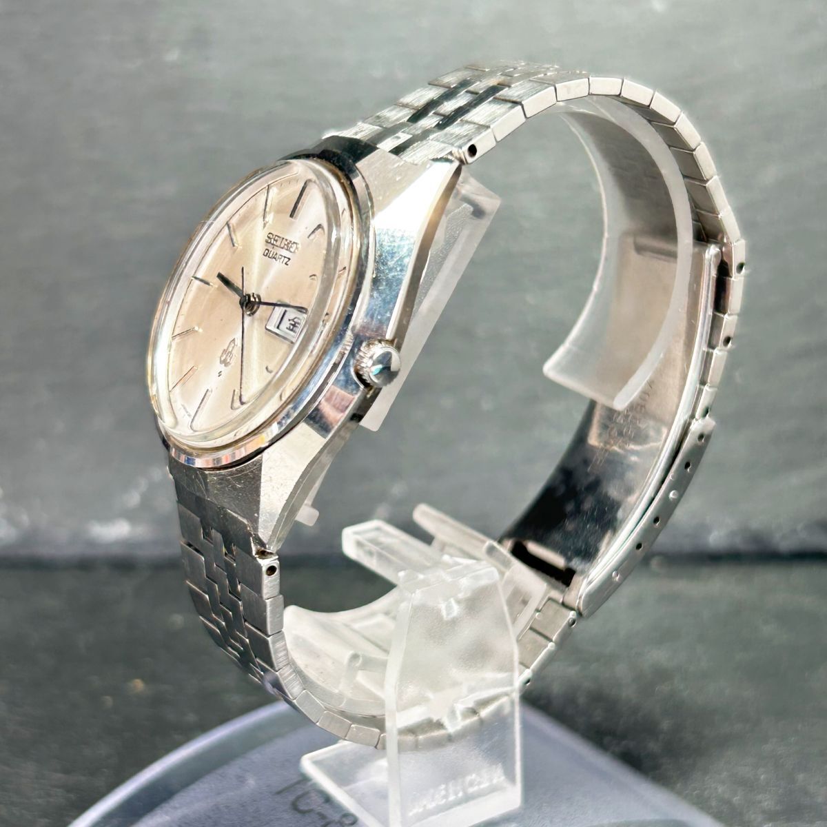 1970年代製 SEIKO セイコー QUARTZ クオーツ 3803-7010 腕時計 クオーツ アナログ カレンダー 亀戸製 ステンレススチール 新品電池交換済み_画像6