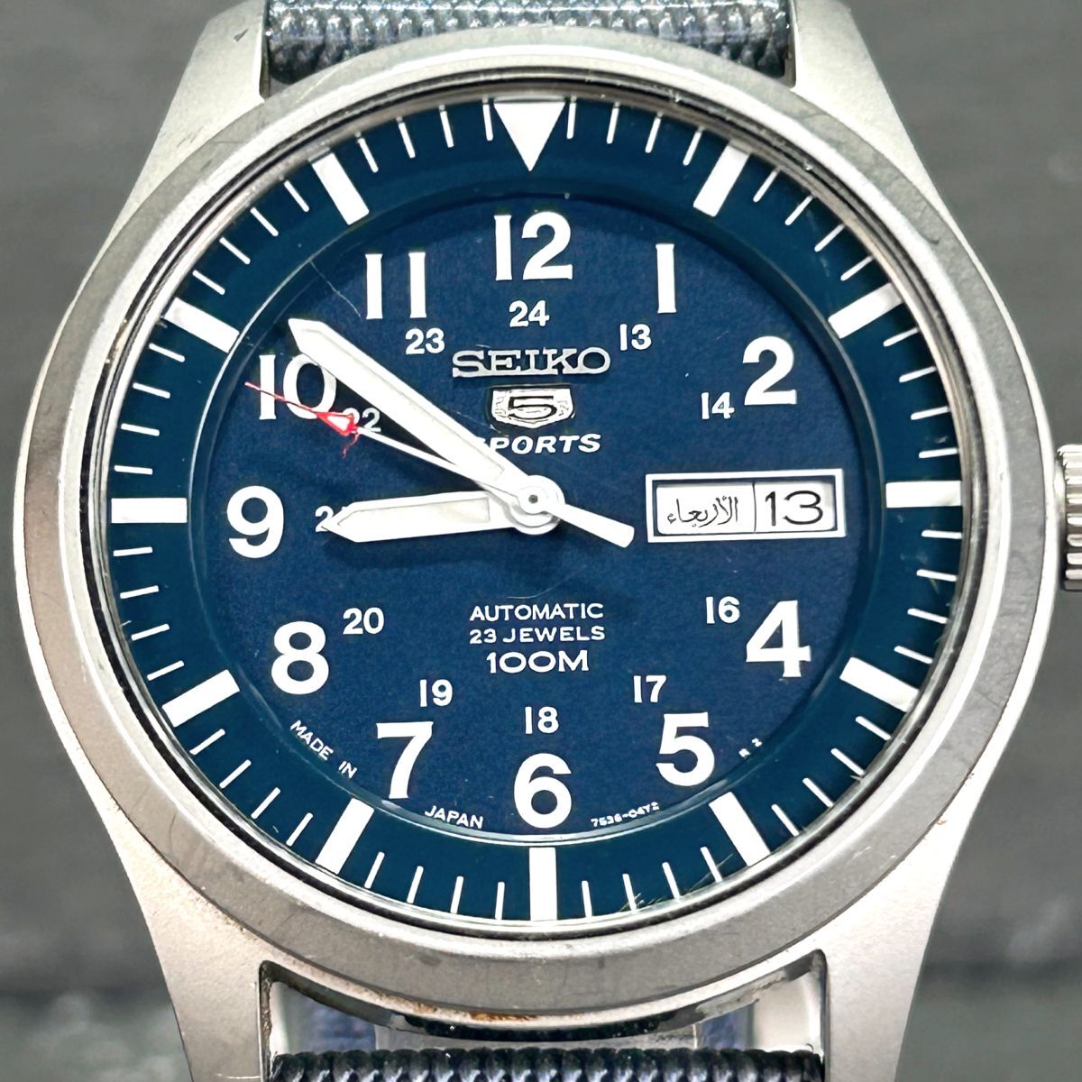 海外モデル SEIKO セイコー セイコー5 スポーツ SNZG11K1 腕時計 自動巻き アナログ カレンダー ブルー文字盤 ステンレス 動作確認済み_画像3
