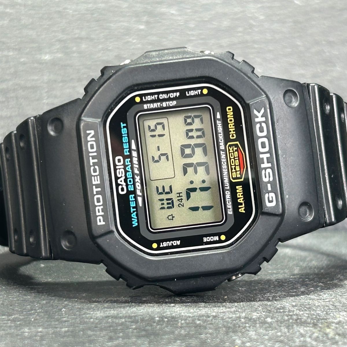 生産終了品 美品 CASIO カシオ G-SHOCK ジーショック DW-5600E-1 腕時計 クオーツ デジタル 多機能 ブラック ステンレススチール メンズ_画像4