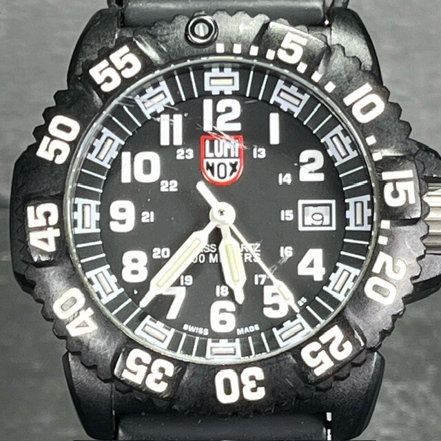 LUMINOX ルミノックス 3050 ネイビーシールズ Navy SEALs 腕時計 クオーツ ミリタリー ブラック カレンダー 200M防水 アナログ メンズ_画像2