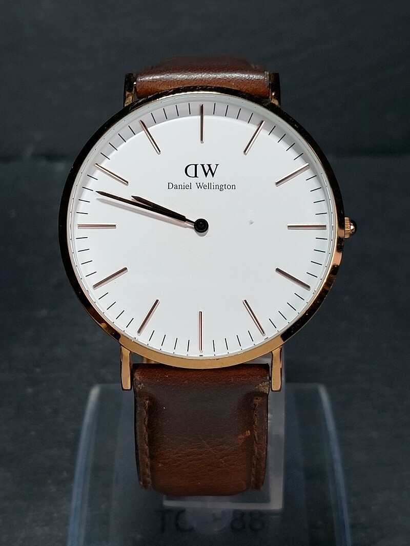 DW DanielWellington ダニエルウェリントン DW00100035 アナログ クォーツ 腕時計 ホワイト文字盤 レザーベルト ピンクゴールド 電池交換済の画像2