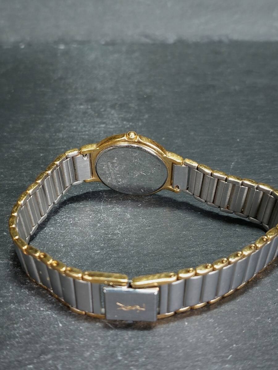 YSL YVES SAINT LAURENT イヴサンローラン 2200-228481 アナログ クォーツ 腕時計 2針 シルバー&ゴールド メタルベルト 新品電池交換済みの画像6