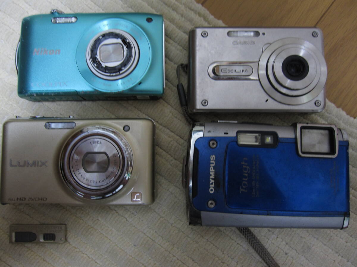 Nikon、LUMIX、EXILIM、Olympus　デジカメ　4つ　ジャンク_画像1