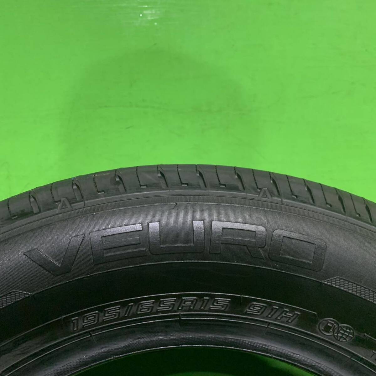 AE694-405★新品未使用　DUNLOP VEURO VE304 195/65R15 91H 夏　サマータイヤ　1本_画像4