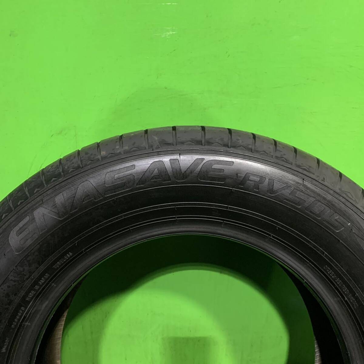 AE673-405★新品未使用　DUNLOP ENASAVE エナセーブ　RV505 205/65R15 94H サマータイヤ　2本　夏_画像5