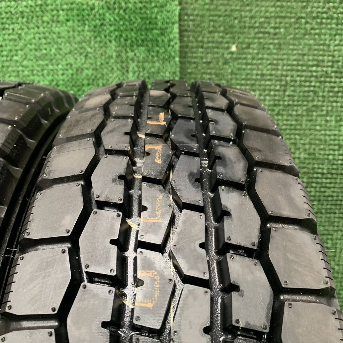 MC683-405★新品未使用　DUNLOP SPLT21 オールシーズン　195/70R17.5 112/110L タイヤ　1本　夏／冬　小型トラック　バン_画像3