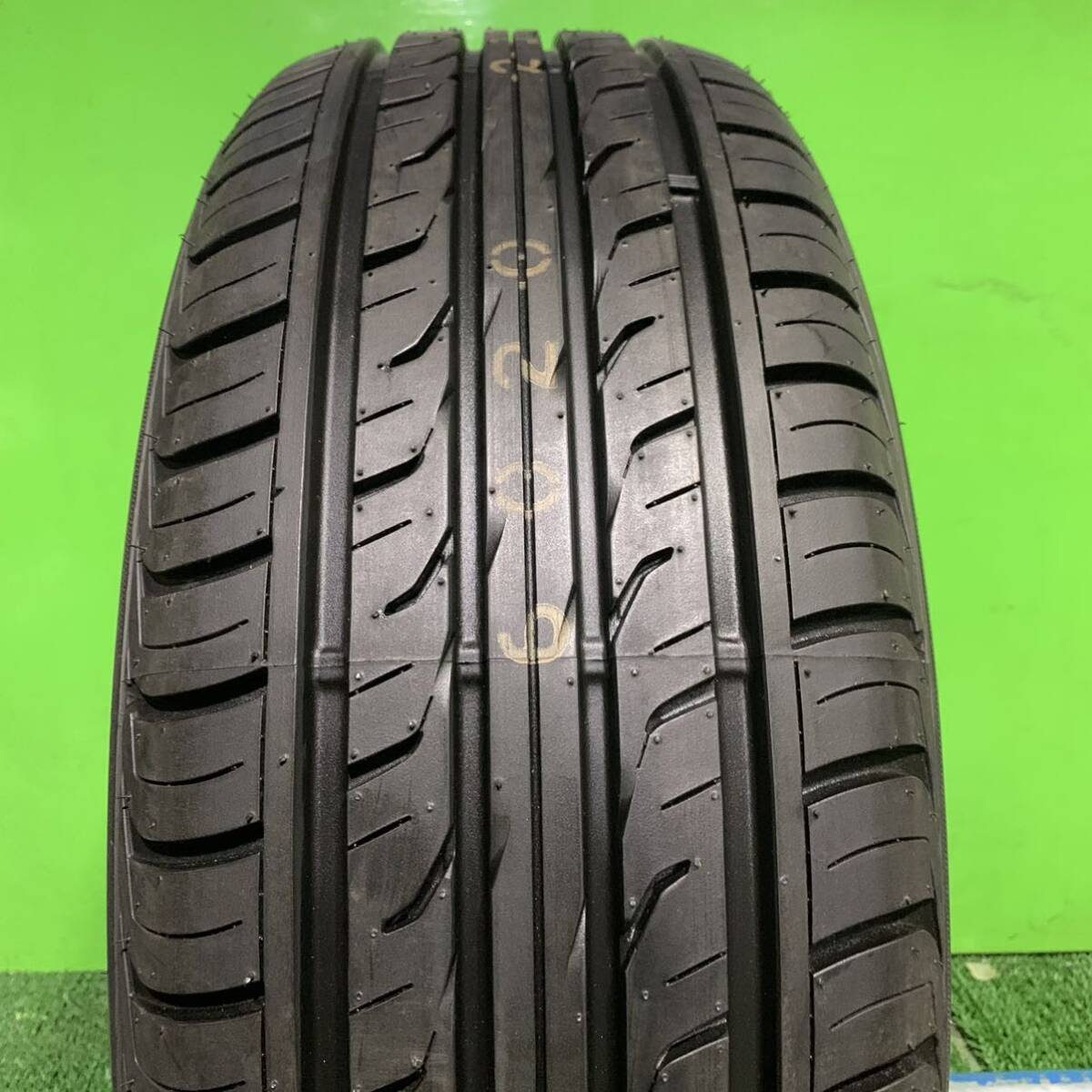 AE701-405★新品未使用　DUNLOP GRANDTREK PT3 グラントレック　235/55R19 101V サマータイヤ　1本　SUV_画像2