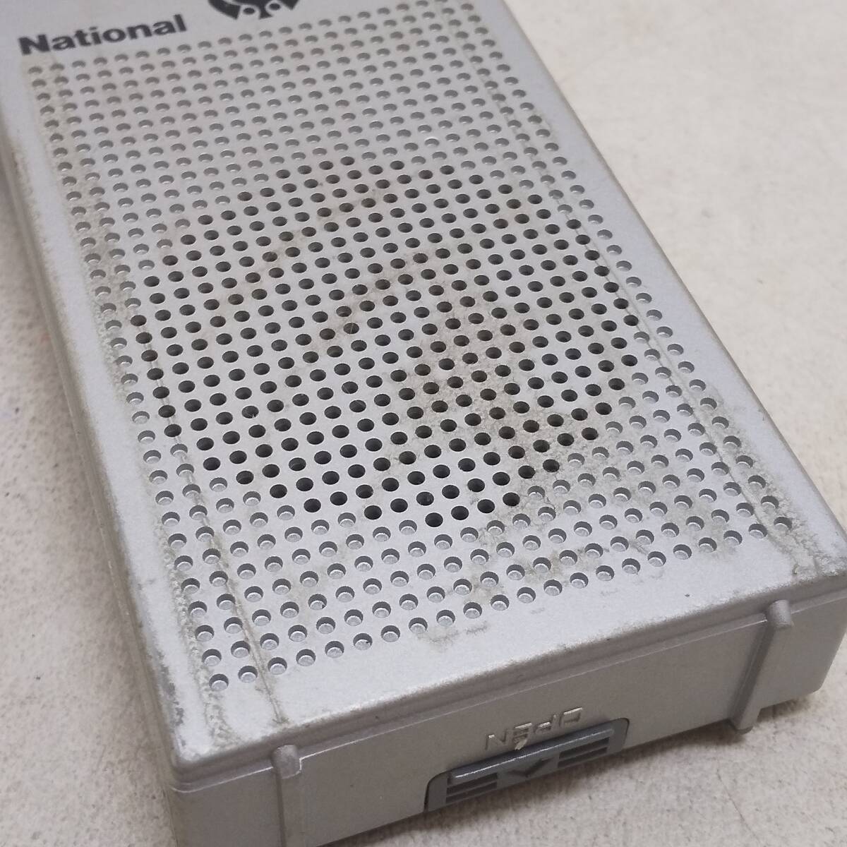 ◆National ナショナル R-166 AMポケットラジオ 近鉄バファローズ ロゴ印刷有り 1979年 当時物 受信OK 現状品 送料185円◆C2478_画像6