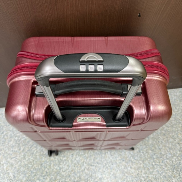 UU211 未使用品 PANTHEON パンテオン キャリーバッグ スーツケース 赤 軽量ポリカーボネート 鍵付きキャリーバッグ レッド CARRの画像9