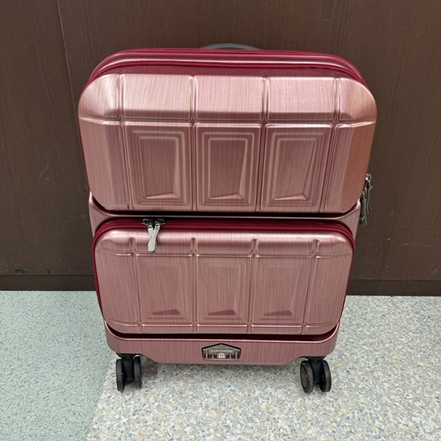 UU211 未使用品 PANTHEON パンテオン キャリーバッグ スーツケース 赤 軽量ポリカーボネート 鍵付きキャリーバッグ レッド CARRの画像1