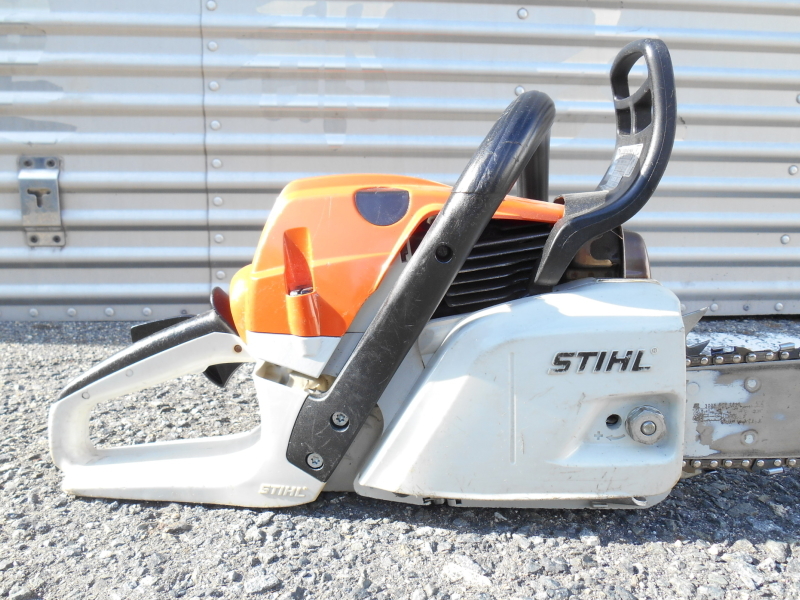 STIHL【激安】スチール 混合燃料 山林向け エンジンチェンソー チェンソー チェーンソー 鎖鋸 伐採 農業 林業 動作品◆MS241C-M 2060_画像2