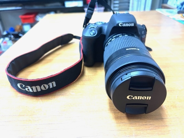 Canon デジタル一眼レフカメラ EOS Kiss XP　中古良品_画像1