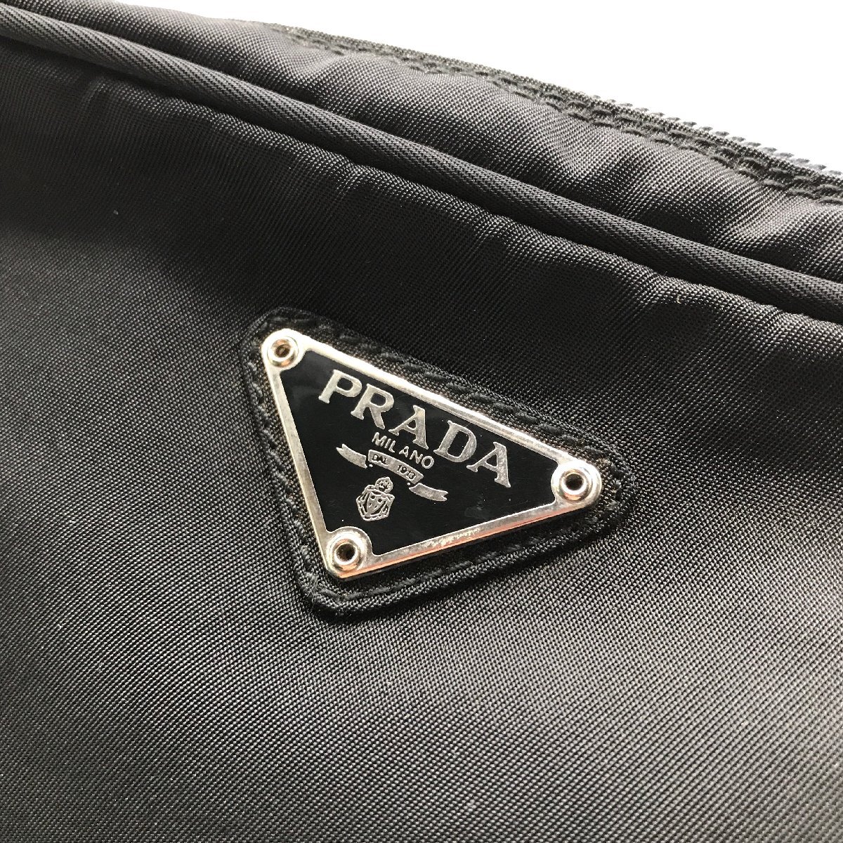 1 jpy superior article PRADA Prada te Hsu to nylon triangle Logo pouch case black k1969