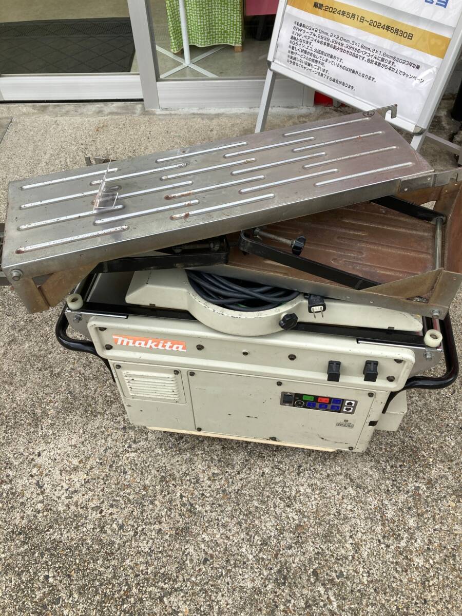 LP1812C オートリターン超仕上カンナ(替刃式) 1台 マキタ 【通販 LP1812C オートリターン超仕上カンナ(替刃式) 1台 マキタ 【通販