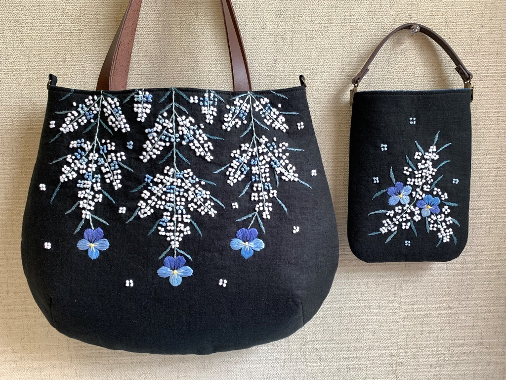 ハンドメイド、手刺繍、「ハート模様の花々のスマホ＆グラスケース」　２way　、モーブ色_画像10