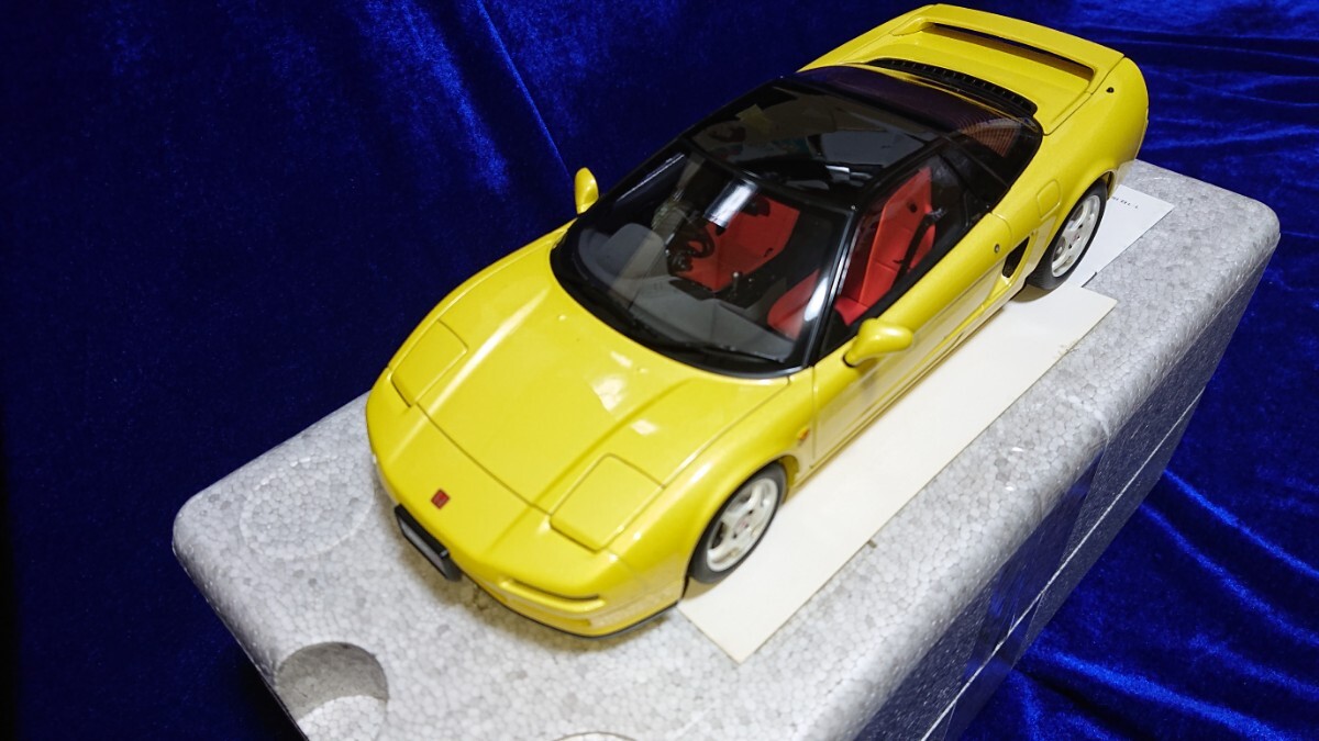 1/18 HONDA NSX TYPE R NA1 Indy Yellow Pearl Autoart 73297 オートアート ホンダ NSX タイプR 1992 インディイエローパール_画像2