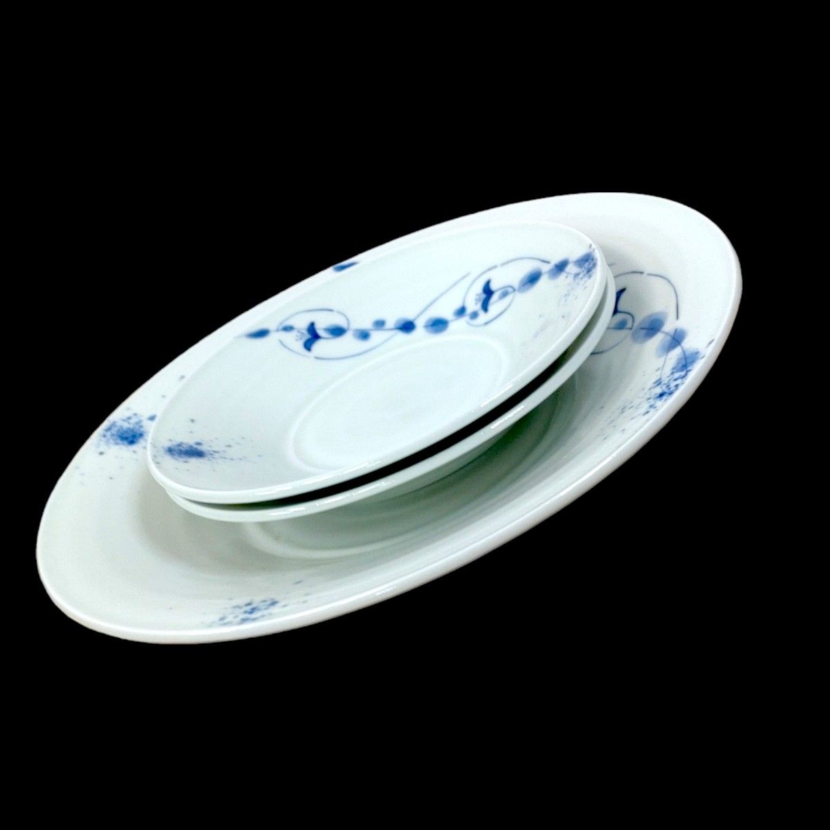 未使用品】有田焼 肥前 しょうざん 大皿1枚 中皿2枚 食器セット 未使用品】有田焼 肥前 しょうざん 大皿1枚 中皿2枚 食器セット