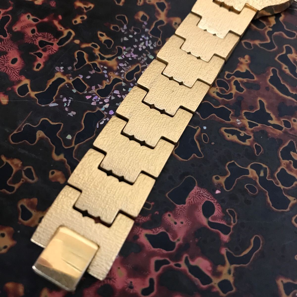 ハリーコリンヌ 腕時計 FINE GOLD DIAL 999.9 ゴールド文字盤 2針 石付 クォーツ 電池交換済み 中古美品_画像3