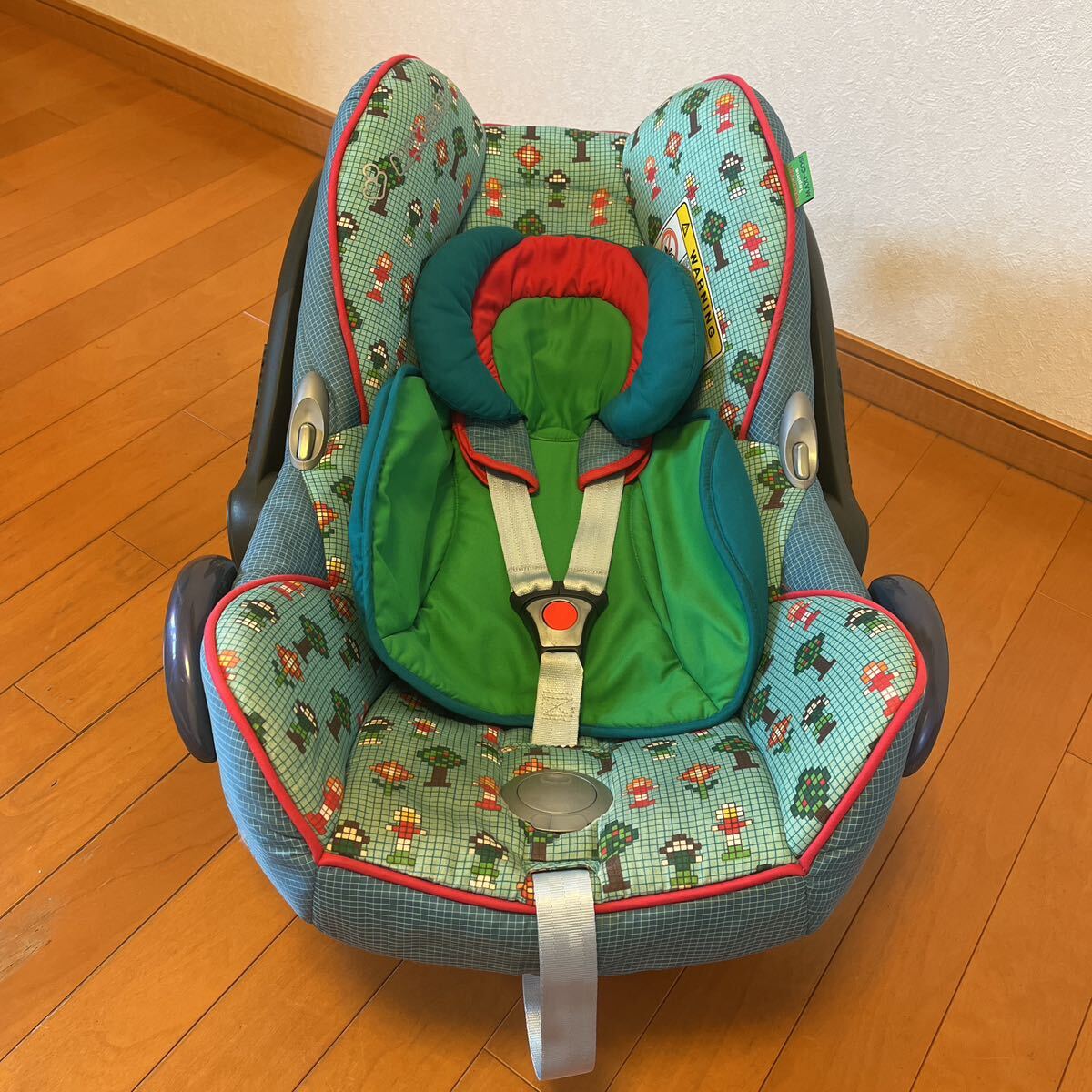  детское кресло maxi kosiMAXI-COSI детское кресло 