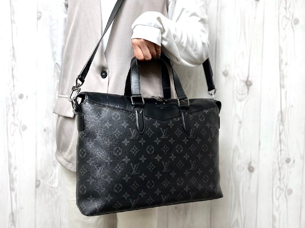 極美品 LOUIS VUITTON ルイヴィトン モノグラムエクリプス ブリーフケース エクスプローラー ビジネス バッグ M40566 黒 A4可 メンズ 71444_画像1