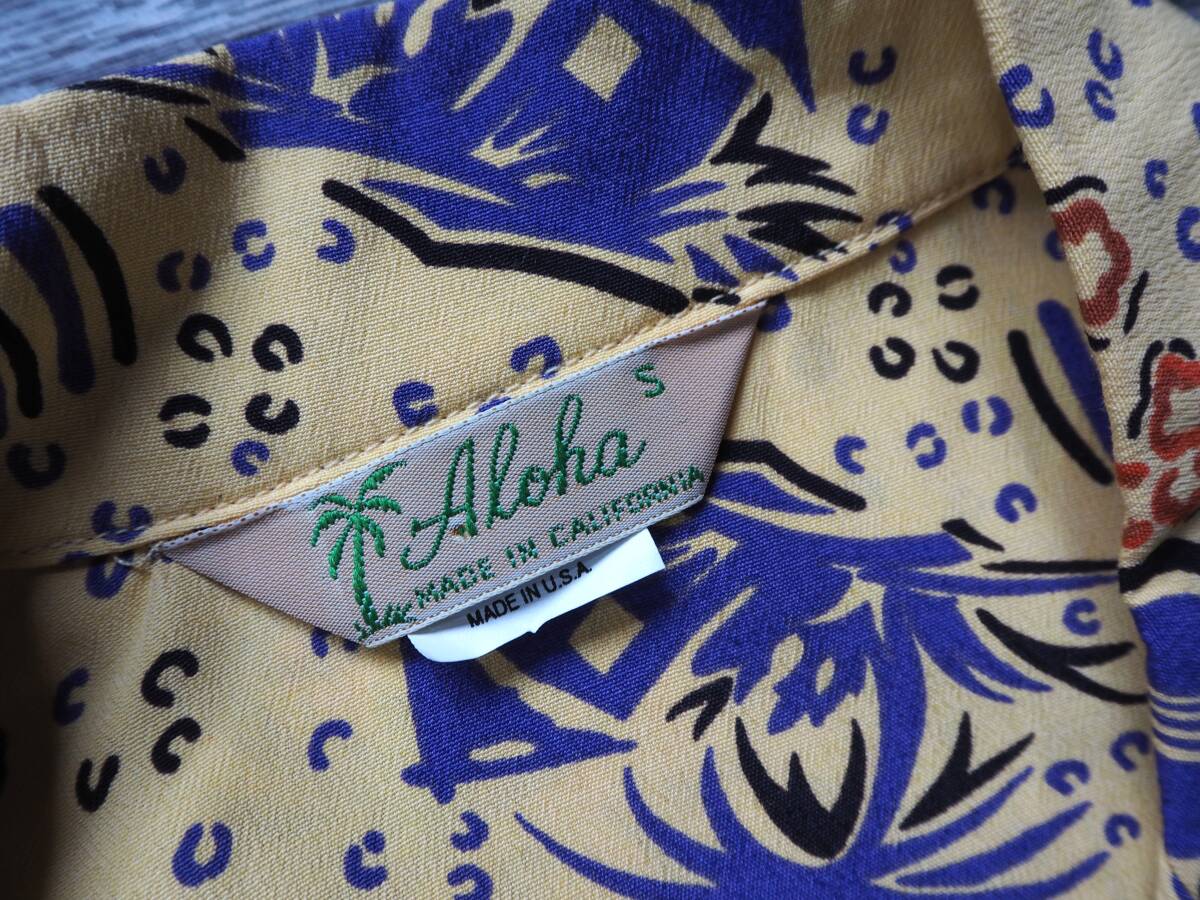 aloha MADE IN CALIFORNIA ハワイアンシャツ USA S /レーヨン壁縮緬 パイナップル_画像2