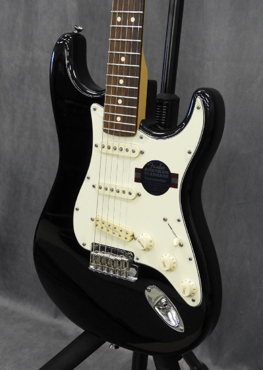 ☆ Fender USA フェンダー American Standard Stratocaster エレキギター＃US12040747 ケース付き ☆中古☆_画像1