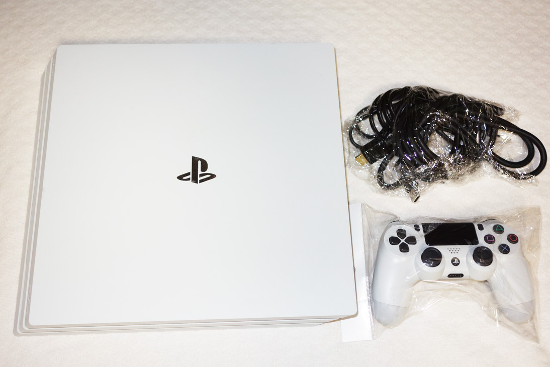PlayStation 4 Pro (プレイステーション4 プロ) グレイシャー・ホワイト 1TB CUH-7200BB02 _画像1