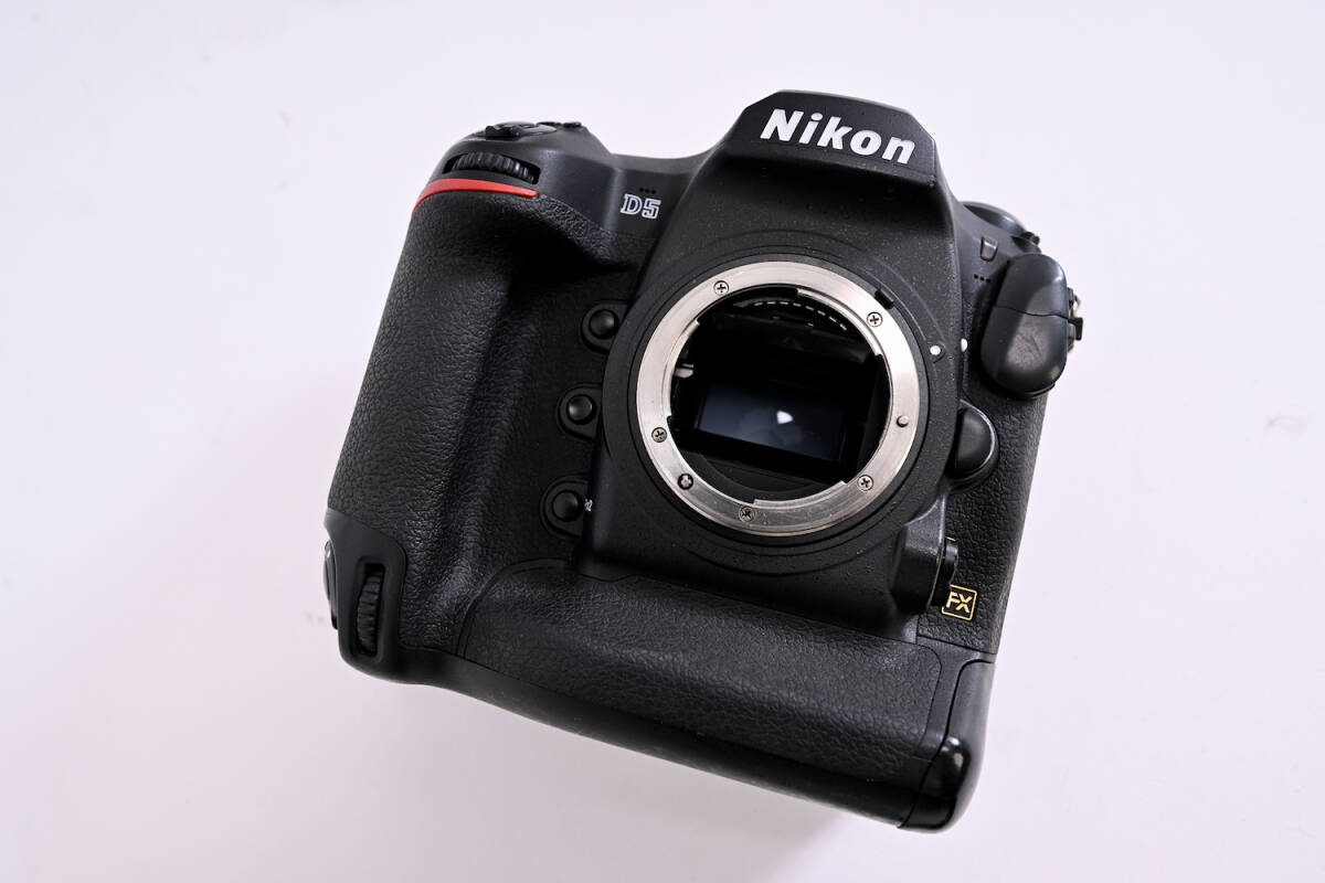 ニコン NIKON D5 ボディ CF-Type 中古実用品 迅速発送！_画像4