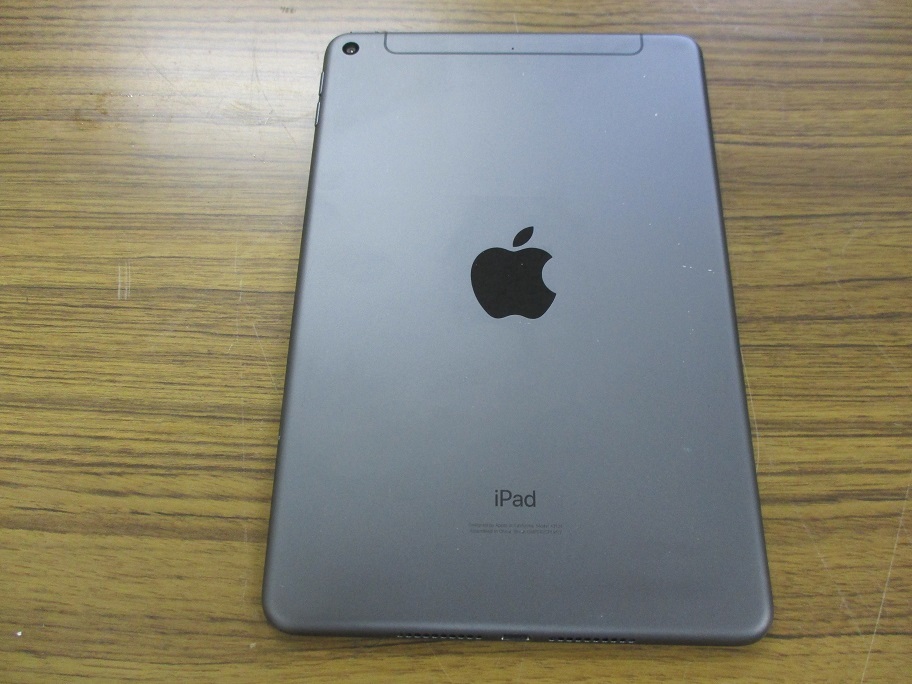 Apple iPad mini 第5世代 64GB Wi-Fi ＋Cellular AU 中古品の画像1