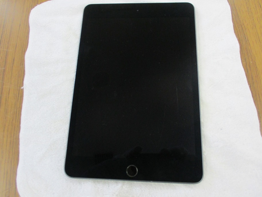 Apple iPad mini 第5世代 64GB Wi-Fi ＋Cellular AU 中古品の画像2
