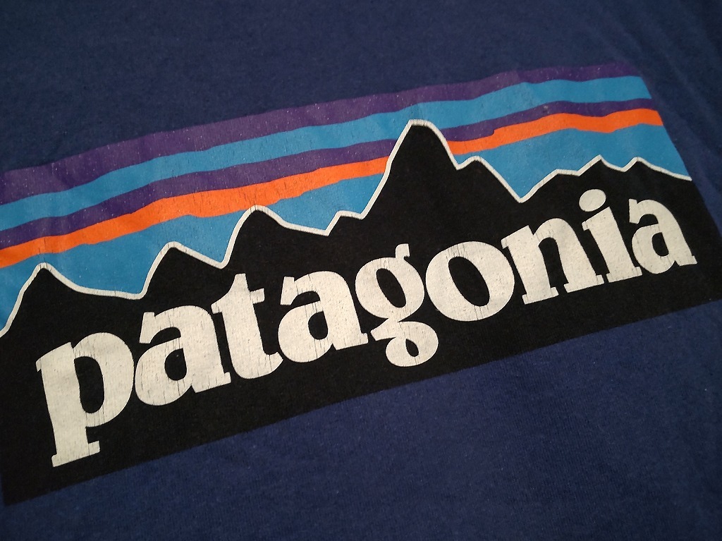 men's G747 patagonia パタゴニア ロゴ プリント 半袖 Tシャツ S ネイビー の画像6