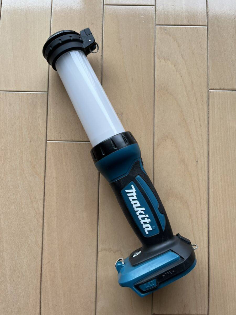 新品 18v 14.4v 充電式LEDワークライト makita ML807 マキタの画像1