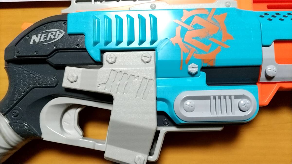 送料無料◆Nerf ナーフ ゾンビ ストライク スレッジファイア スポンジ弾 散弾銃風 中古の画像3