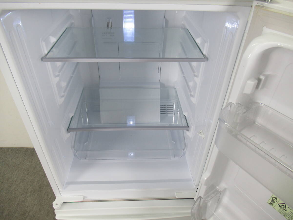 本州送料無料！美品 シャープ 137L 2ドア冷凍冷蔵庫 SJ-DA14D-W ホワイト 2017年製 つけかえどっちもドアの画像3