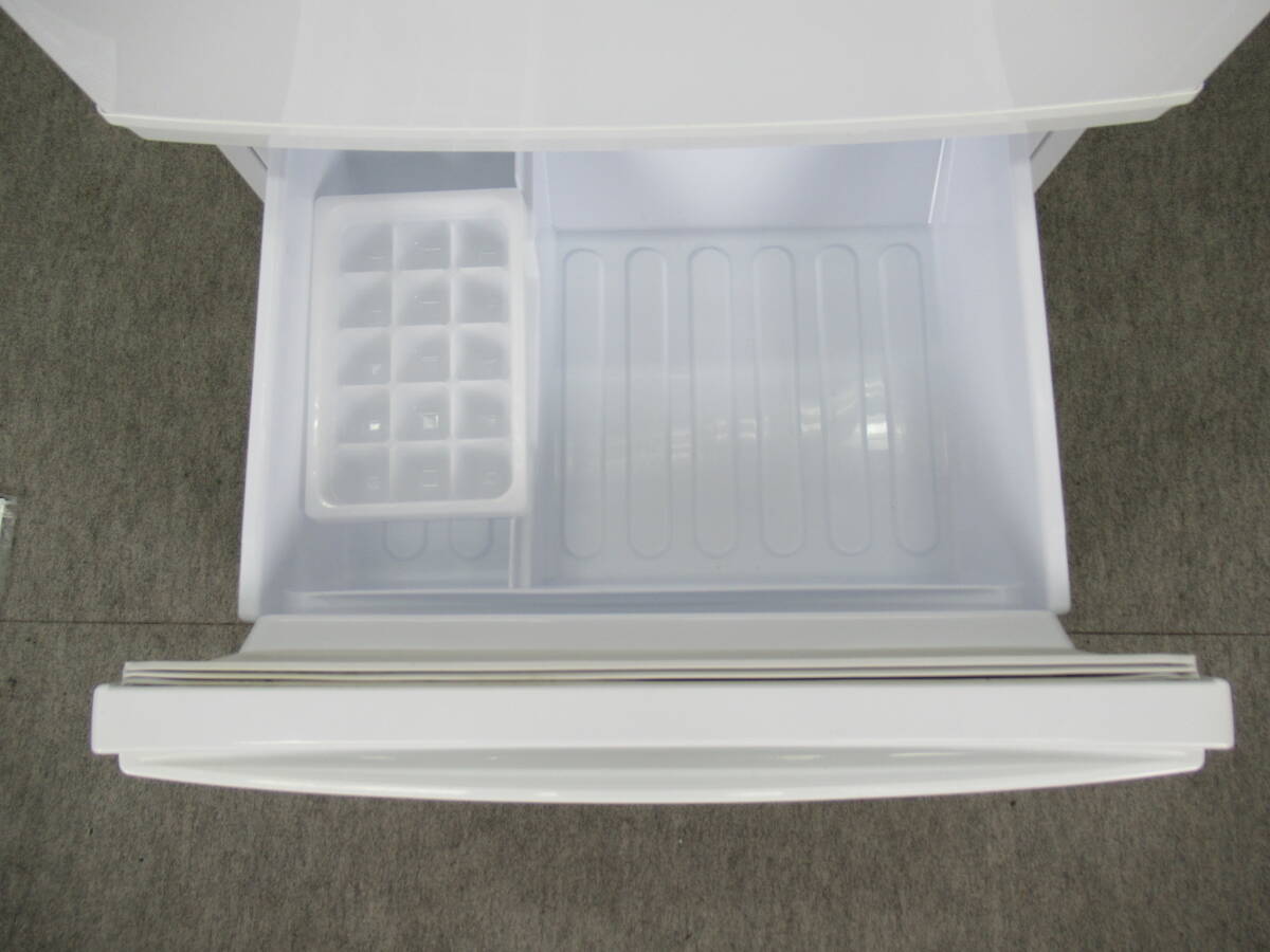 本州送料無料！美品 シャープ 137L 2ドア冷凍冷蔵庫 SJ-DA14D-W ホワイト 2017年製 つけかえどっちもドアの画像5