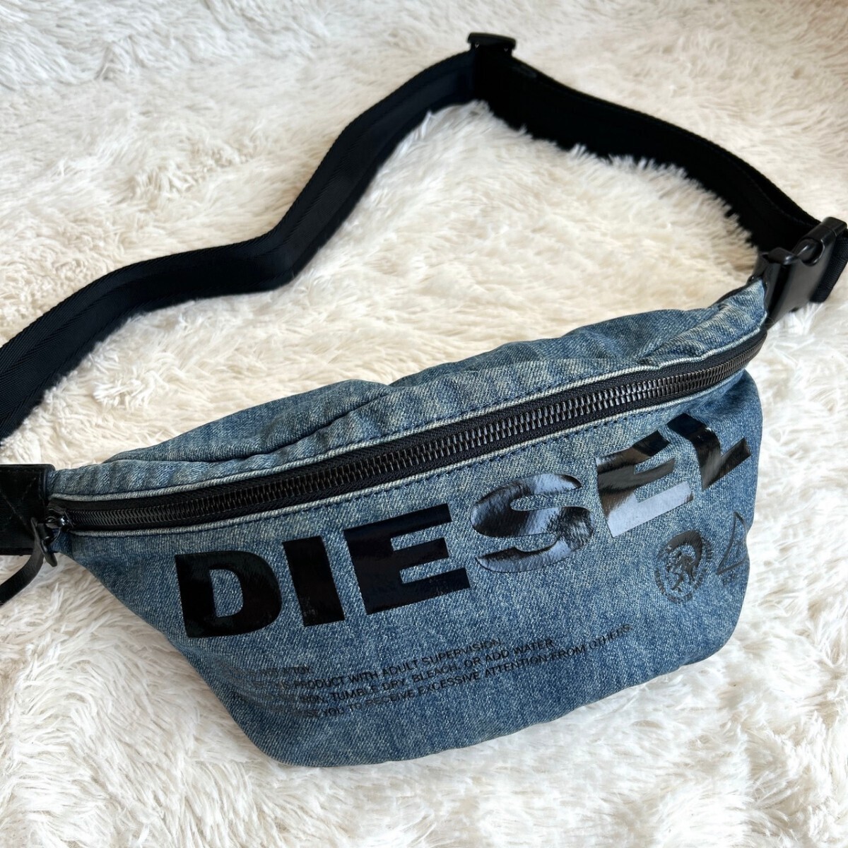 【大人のお洒落】DIESEL ディーゼル メンズ ボディバッグ ショルダーバッグ デニム インディゴブルー 肩掛け 斜め掛け ウエストバッグ_画像3