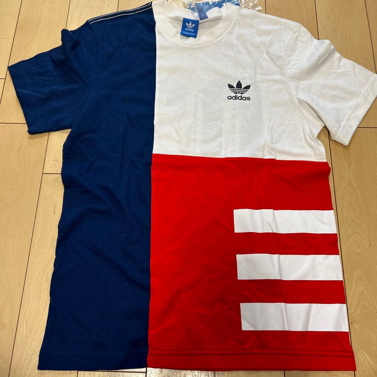 adidasアディダス　半袖Tシャツ　メンズM