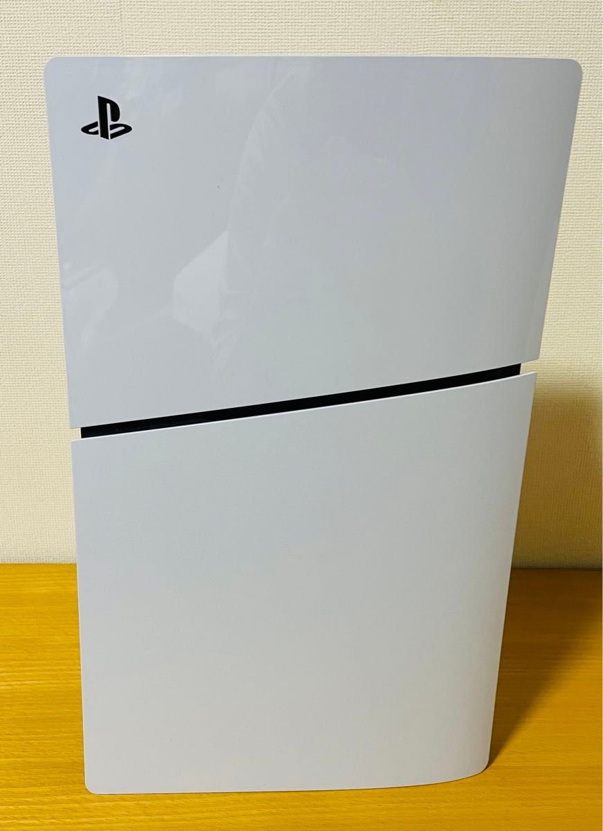【美品】PlayStation 5(CFI-2000A01) PS5 本体 新型 ディスクドライブ搭載版 新品同様 送料込み