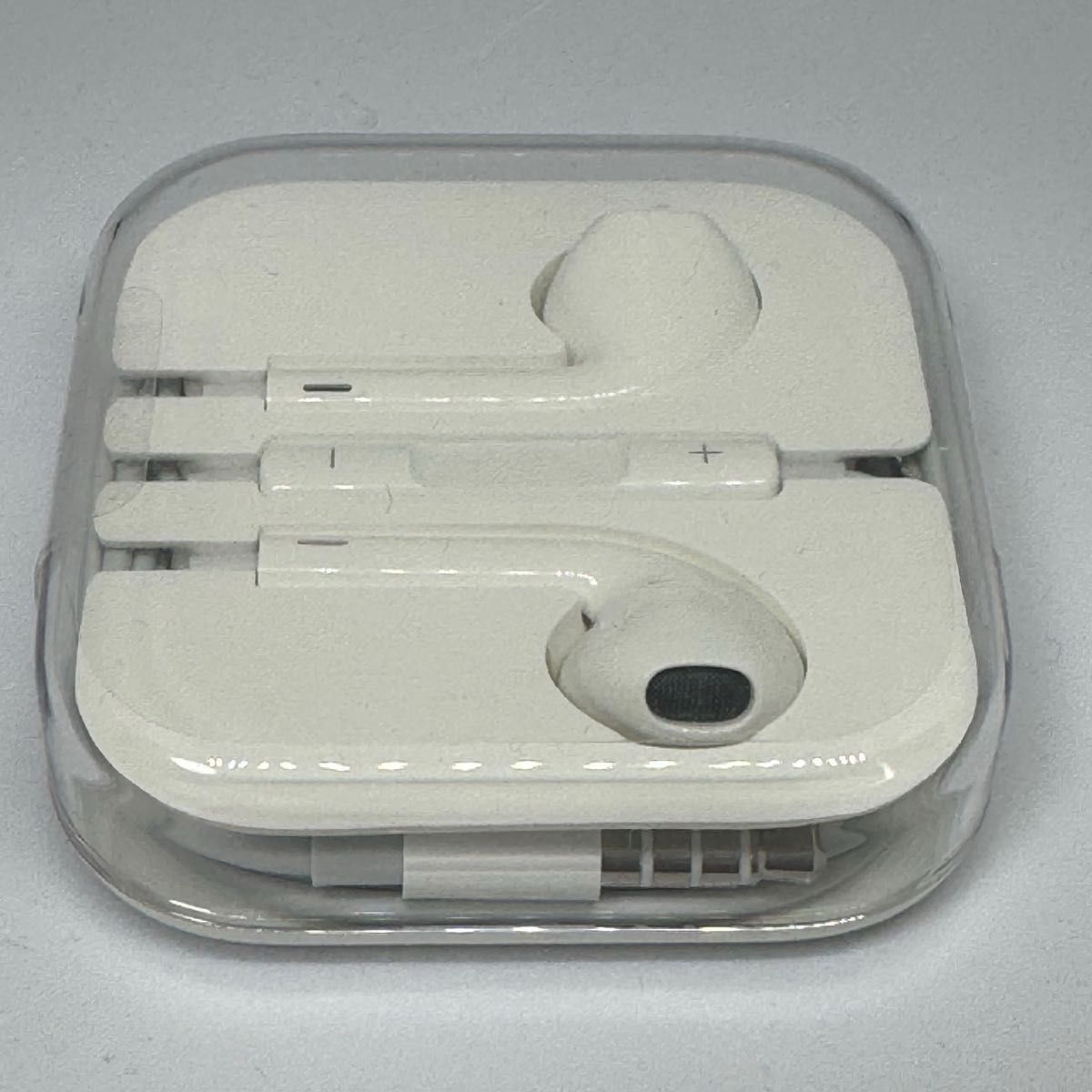 【初期化済】【おまけ付き】Apple iPod shuffle 第4世代 A1373 MKM92J/A 2GB ゴールド