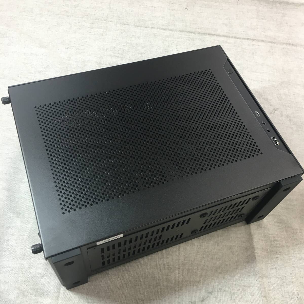 現状品 Lian LIANLI PCIe 4.0対応 スモールフォームファクターPCケース Mini-ITX対応 SFX/SFX-L電源対応 A4-H2OX4_画像8