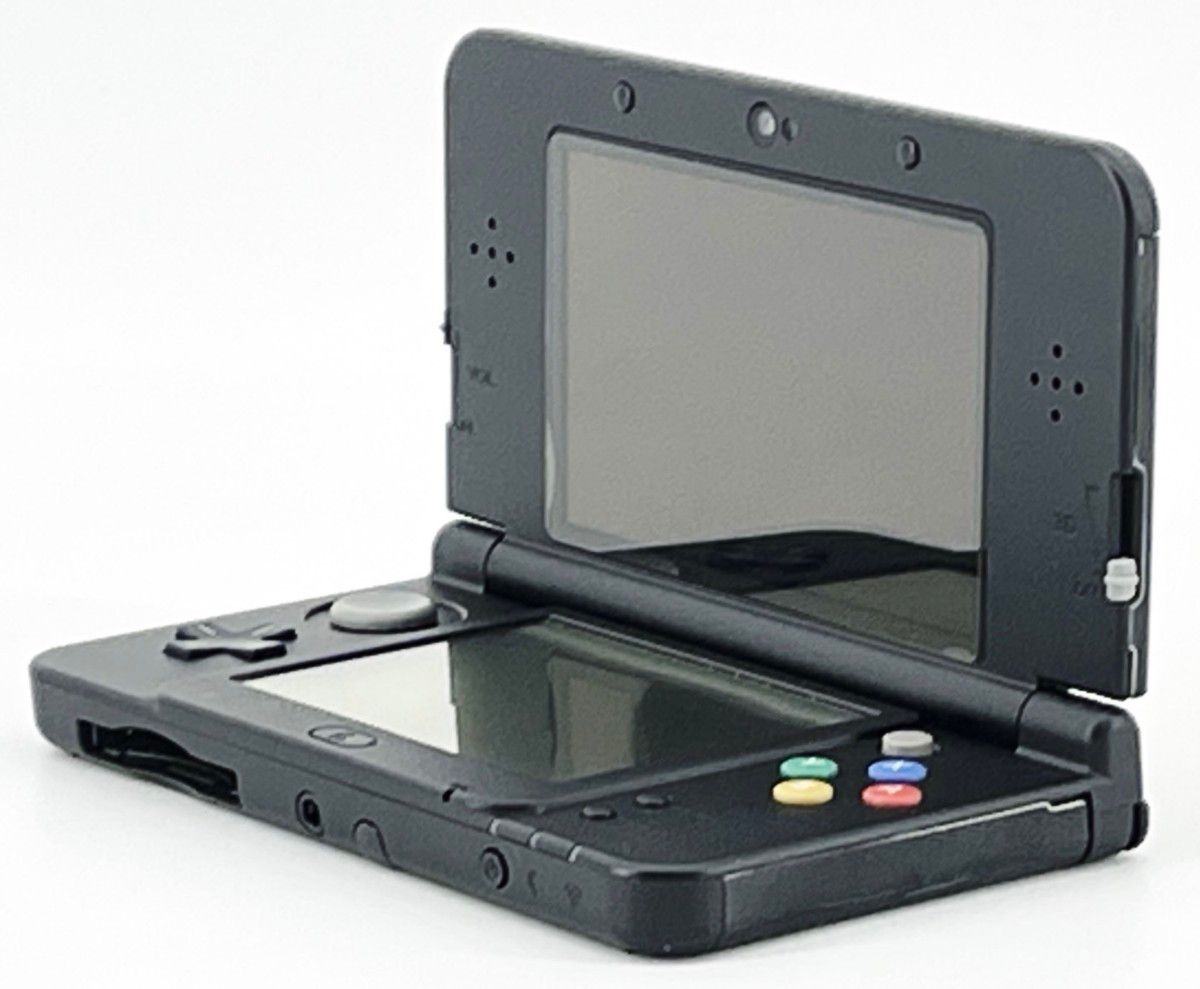 中古ゲーム機 Newニンテンドー3DS ブラック（着せ替えカバー付き）