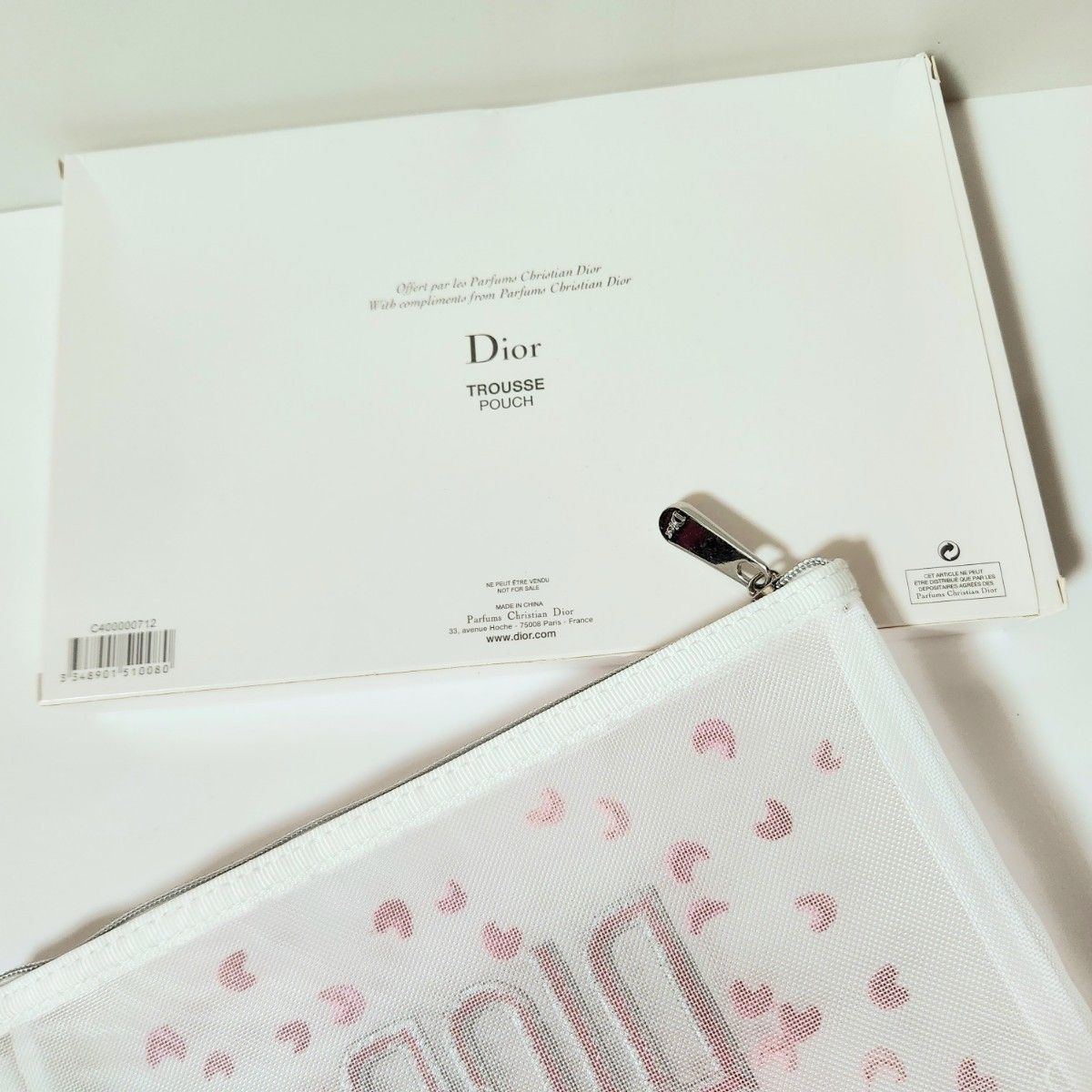 正規ノベルティ　 Dior　化粧ポーチ   非売品   [箱付き ]　ホワイト