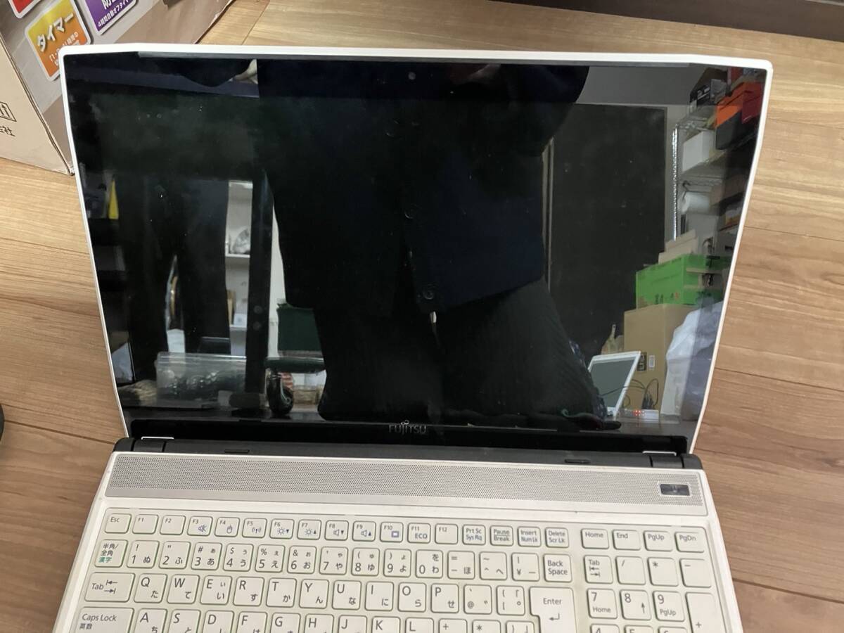 ⑤富士通 ノートパソコン ノートPC パーソナルコンピューター LIFEBOOK FMVA56MW FUJITSU_画像2