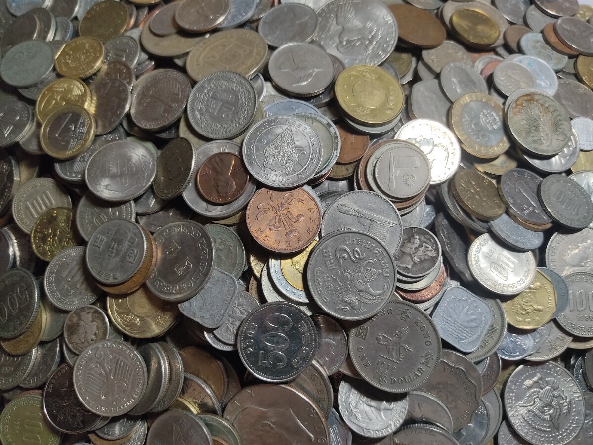 外国 コイン 約9.0kg おまとめ 古銭 通貨 硬貨 アンティーク 大量 ドル ユーロ ウォンほか 送料無料_画像8