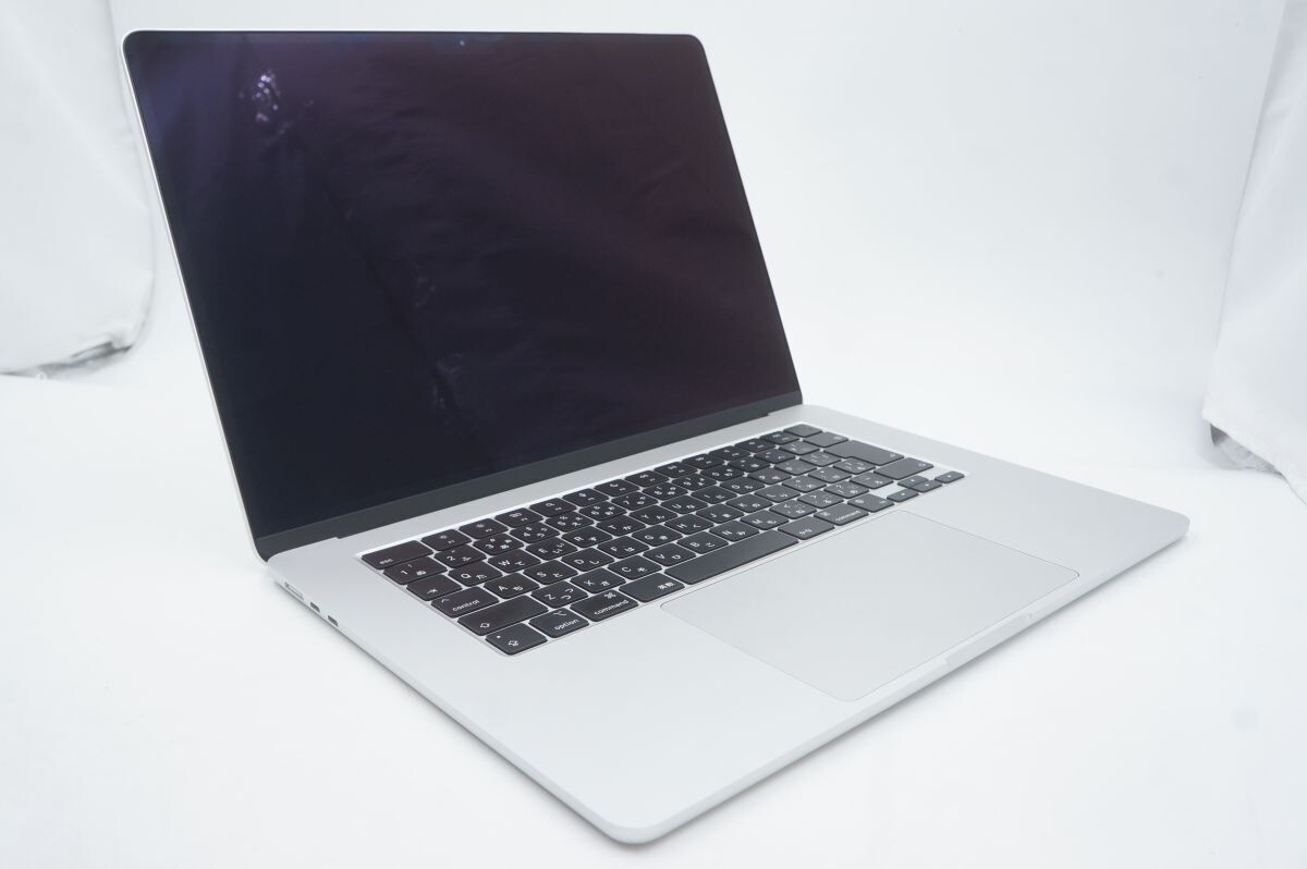 ★☆全額返金保証！最速発送！【MacBook Air 2023 15インチ M2 /8GB /512GB シルバー 充放電3回 美品】★☆（202403-18503-PCkaitori）_画像2