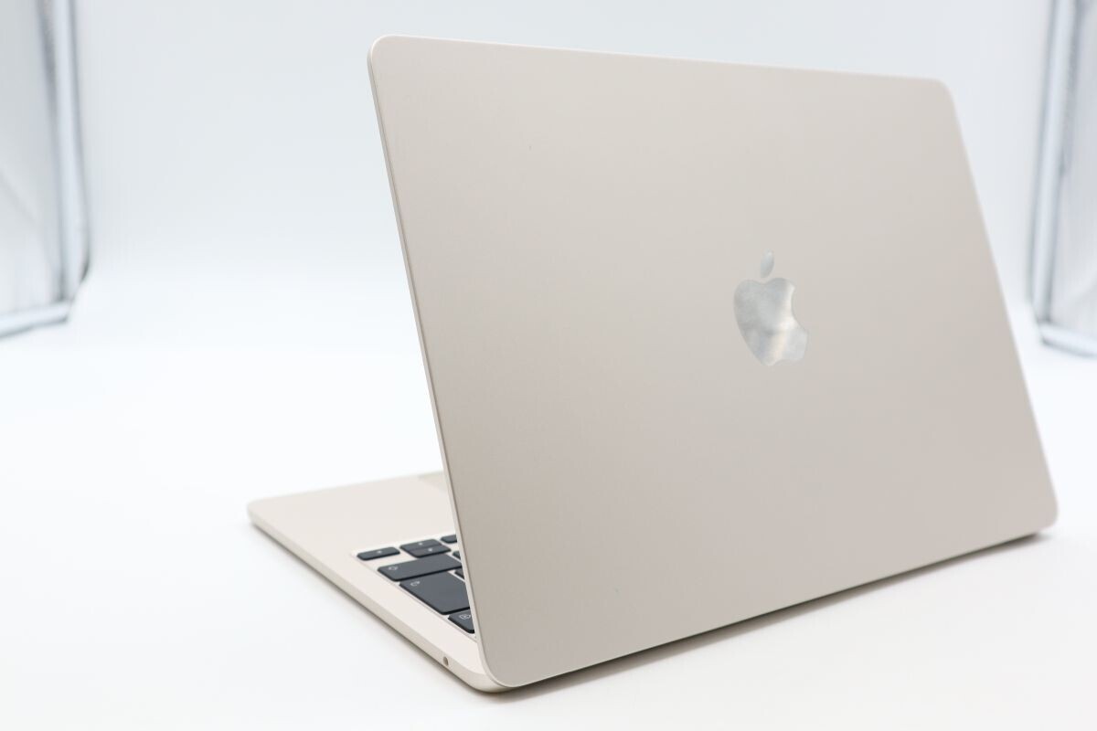 ★☆全額返金保証！最速発送！【MacBook Air 2022 M2 /24GB /1TB スターライト 充放電回数14回 美品】★☆（202401-16357-PCkaitori）_画像1